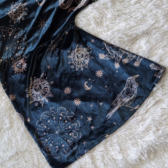 Blackmilk Harry Potter Magic Sky Velvet Swan Kimono - Picture 10 of 15